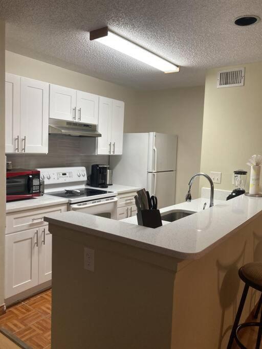 Lakeview Condo In Gated Community Tampa Luaran gambar